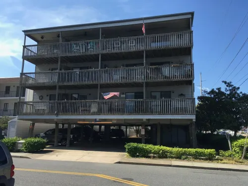 Oceanside studio retreat on 91st street. Steps from the beach!