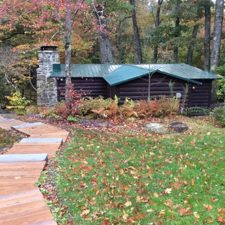 The Lehigh Cabin - Riverfront Escape- 1 mile private river