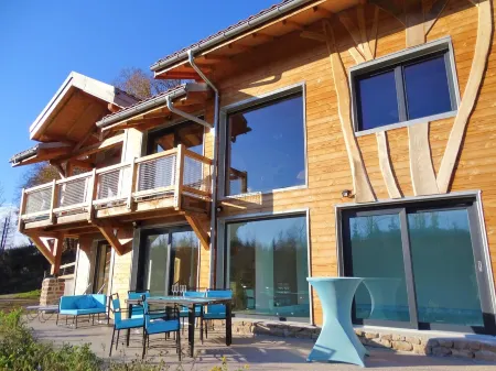 Chalet le Cerf  Private Indoor Pool and Sauna