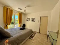 Les Jardins du Carignan - Jolie Maison sur un Terrain de 1300m2 en Centre Ville