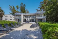 Turtle Shores BEACHFRONT Retreat!  Waterfront oasis to completely unwind!