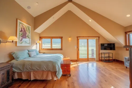 Skiers Special! Discounted Rates and Shorter Stays Through 12/19/2025!