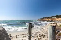 Edge of Ocean House Hotels in Moss Beach