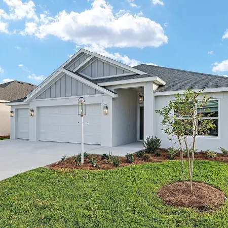 Charming and spacious three-bed, three-bath brand new house in The Villages