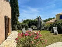 Charmante Villa Provençale de 3 Chambres à 450m du Centre de Flayosc Hotels in Flayosc