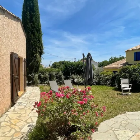 Charmante Villa Provençale de 3 Chambres à 450m du Centre de Flayosc Отели в г. Флейоск