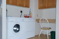 Cozy, Comfortable, Quiet, Private Apartment