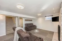 Retro Haven - mid-century modern styling - 4 bedrooms, 2.5 baths,