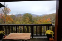 Beautiful 1 BD/1 BA Echota condo with a magnificent view of Grandfather Mtn