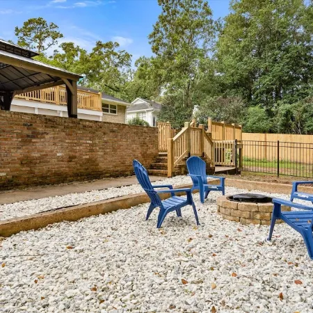 Airy 5br home w/pool, outdoor living, game room
