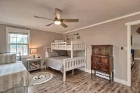 Beautifully renovated lakefront home on Lake Wateree. 3BR/3BA. Pet-Friendly!