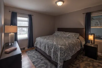 4BD Central to Top Attractions, Quiet Walkable Area Hotels near American Family Field