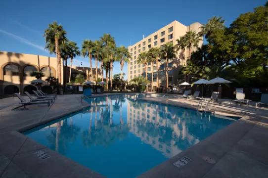DoubleTree by Hilton Tucson- Reid Park