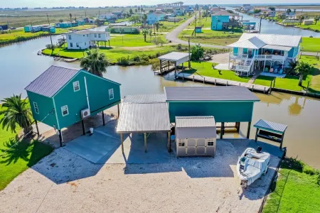 Perfect little Getaway for the fishers and beach goers!