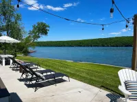Birchwood Cottage - 200ft of Lake Beach-Fully flat lot -Private Driveway