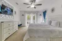 Stylish and Cozy Pool Home near Disney in a Gated Community