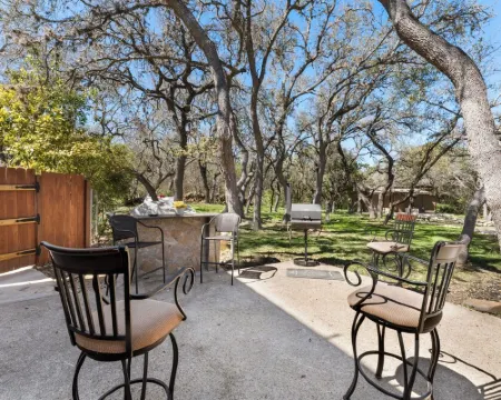 Luxury retreat in prime location close to entertainment, restaurants & shopping Hotele w: Helotes