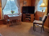 3 one-bedroom fully equipped cottages with free WIFI /weekly rental Hotels in Southport
