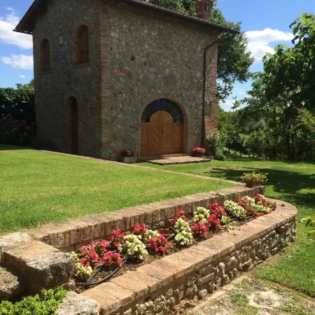Independent house in the hills of the Sienese countryside