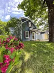 DT Bar Harbor,2 King Beds & Decks, Parks 3 Small Cars, Town Pickleball Ct @ Back - 4-Star