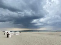 Comfortable holiday center house with its own garden directly at the nature reserve Hotels in Borkum