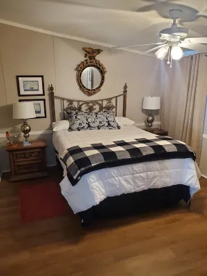 Private lake front home with gorgeous views. Pet Friendly. Hotels near Hardridge Creek Public Boat Ramp
