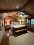 Beautiful, cozy lakehouse w/ guesthouse, amazing outdoor living & boathouse!