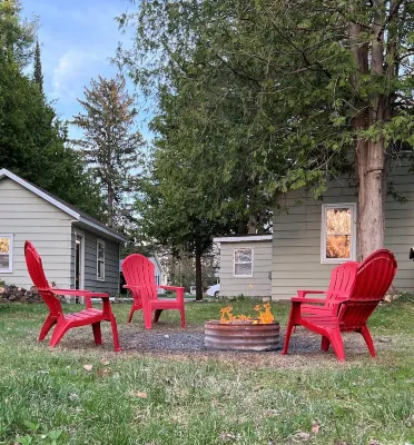 Remodeled Vacation Cottage - Downtown Indian River