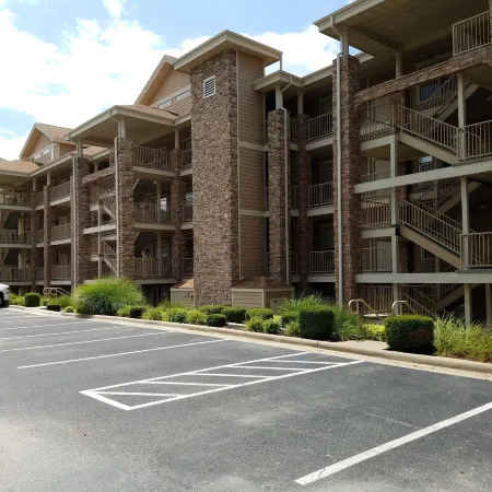 Simply Irresistible III Right on the Lake and Close to All the Action!!