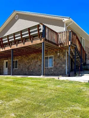 Large Lodge in Lava Hot Springs, Idaho 8 bedrooms sleeps 35