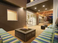 Home2 Suites by Hilton - St. Louis/Forest Park Hotel berhampiran Teater The Muny