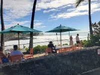 Ocean Views/Mountain Views!! HUGE LANAI Directly across the road from the BEACH!