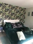 Cosy Nature Retreat with Waterviews Hotels near The Co-operative Wadhurst