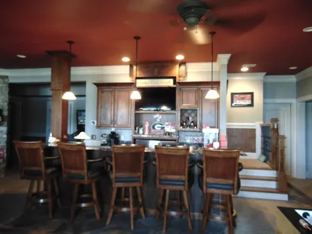 Large Lakefront Home with Spa, Outdoor Fireplace on Main Lake, House generator