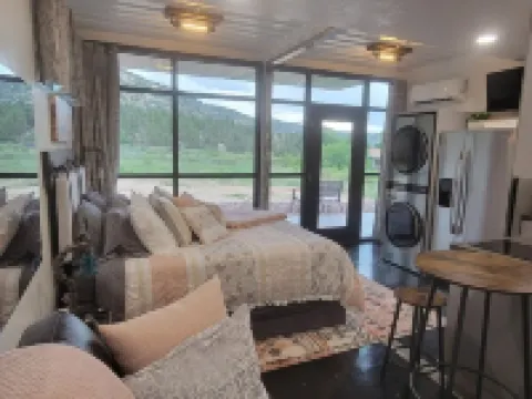 Envase Casa Casita Unit B Near Zion & Bryce Hotels in Kane County