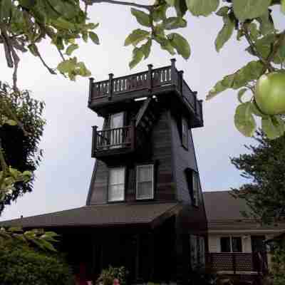 Mendocino Village Water Tower - Ocean & Garden Views Hotel Exterior