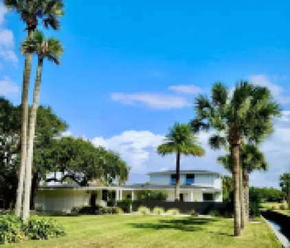 Ponte Vedra Bch: Luxurious Home, 5-min. to the beach close to TPC, & Mayo Clinic 폰테베르다비치 호텔
