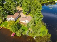 4 bedroom, 2 bath upper and lower unit Sleeps 14