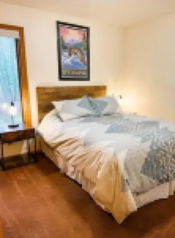 Tastefully updated Cabin with a hot tub!