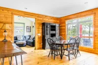 Spacious Lake House + 2 Detached Guest Houses