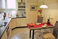 Spacious, close to the center and family friendly apartment in Dresden! - 2 Yıldız