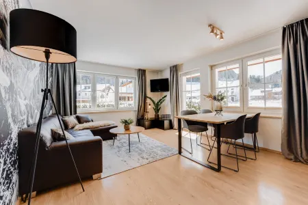 VYLD: Bockfels with mountain view