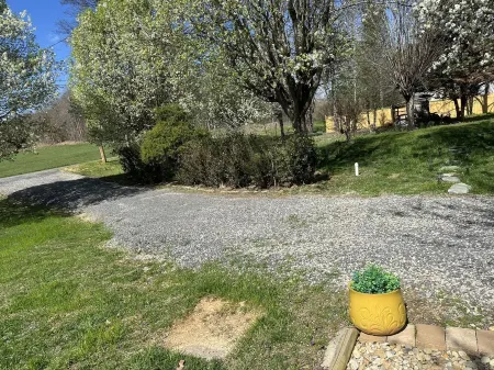 Large Home near Great Smoky Mountains and Knoxville