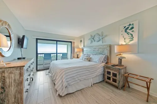 Beautiful Oceanfront Condo With Breathtaking Beach Views