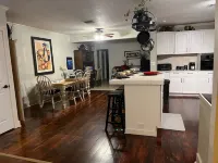 DT Orlando 3 Miles, Relax Water View Deck. Walk to many restaurants, fast foods Hotel a Edgewood