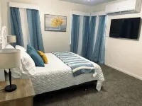 Farmhouse Retreat with deck and fire pit, very family friendly & great location Hotels in Thatcher