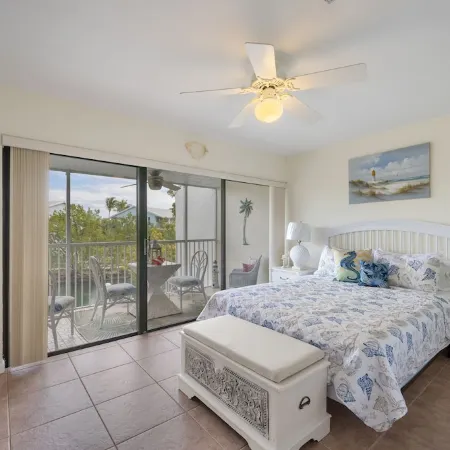 Beautiful Waterfront Townhouse on Saltwater Diving Lagoon - beach, pools, tennis