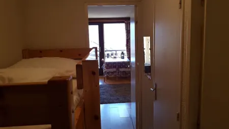 Large Studio Cabin with magnificent view of the Mountains