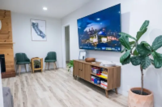 3 bedroom 2 bath private house,walkable to restaurants, shops, and breweries.