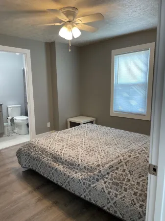 Holland Suites, Suite #2